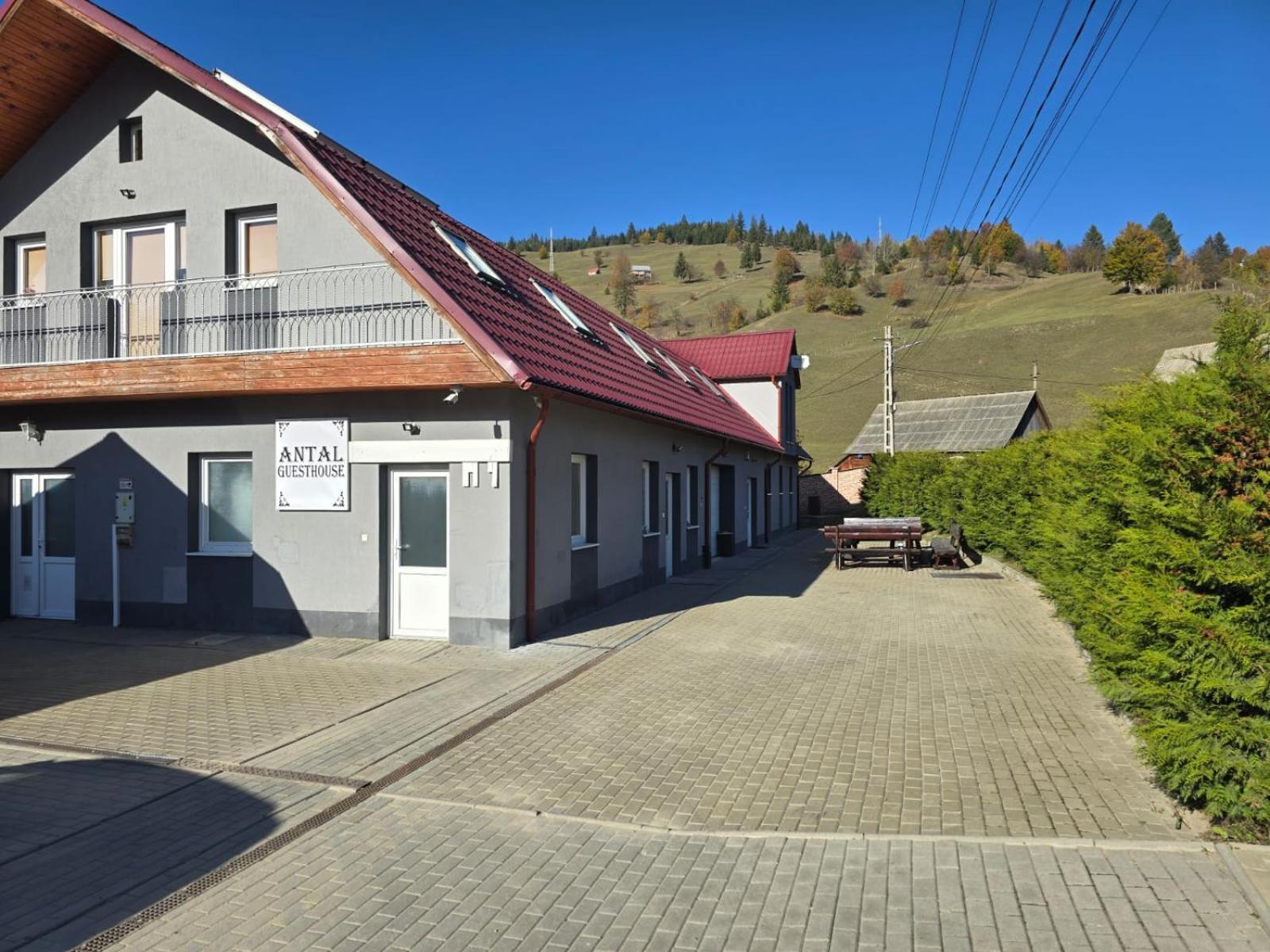 Antal Guesthouse Ghimeş-Făget Extérieur photo